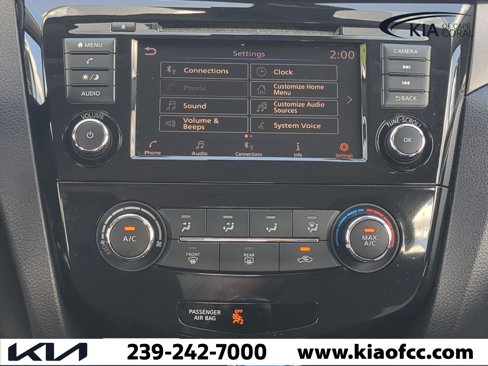 Used 2020 Nissan Rogue Sport S image 17