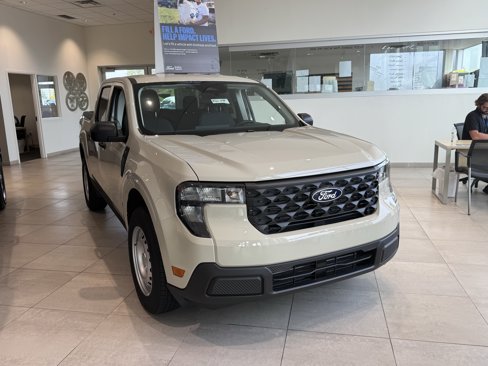 New 2025 Ford Maverick XL image 2
