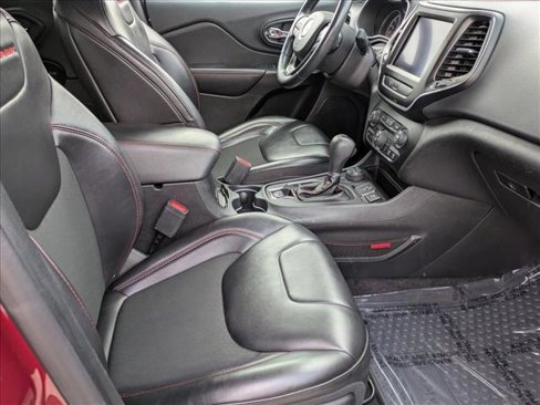 Used 2019 Jeep Cherokee Trailhawk image 18