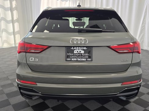 Used 2022 Audi Q3 2.0T Premium w/ Convenience Package image 5