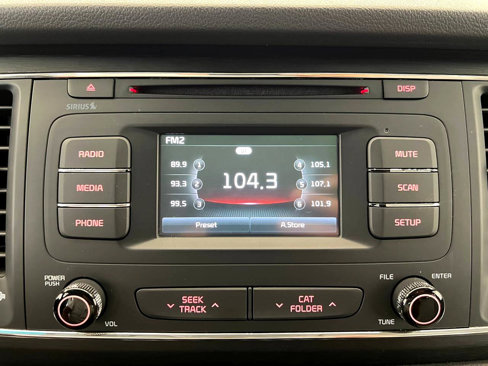 Used 2017 Kia Sedona LX image 17