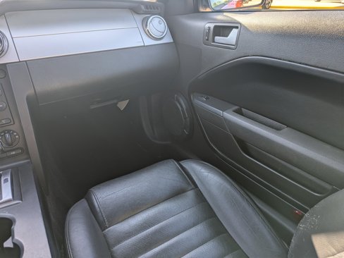 Used 2006 Ford Mustang GT Premium image 18