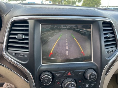 Used 2015 Jeep Grand Cherokee Overland image 18