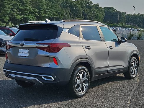 Certified 2021 Kia Seltos EX image 7