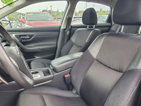 Used 2017 Nissan Altima 2.5 SR image 12