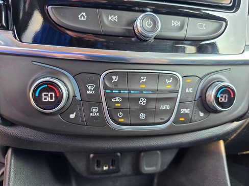 Used 2018 Chevrolet Traverse LT image 21