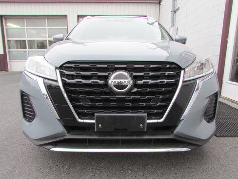 Used 2021 Nissan Kicks SV image 2