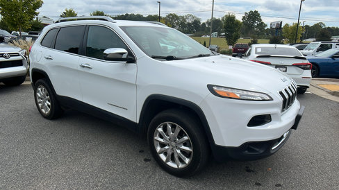 Used 2017 Jeep Cherokee Limited w/ Luxury Group image 3