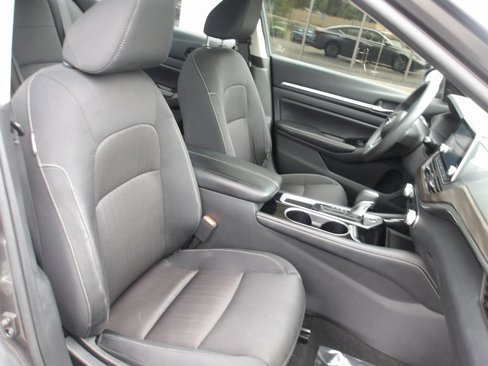 Used 2023 Nissan Altima 2.5 SV image 14