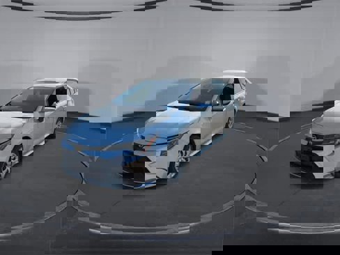 Used 2020 Toyota Corolla LE image 3