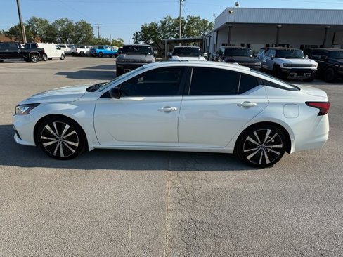 Used 2019 Nissan Altima 2.0 SR image 3