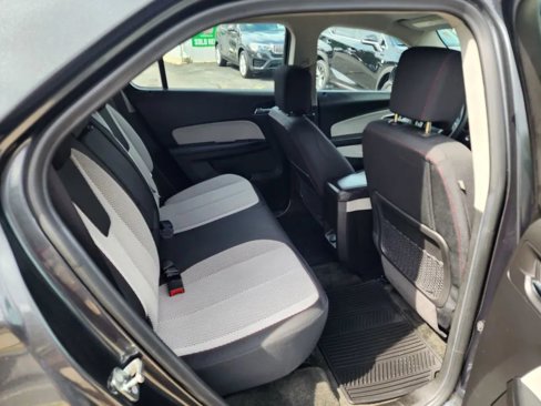 Used 2017 Chevrolet Equinox LS image 9