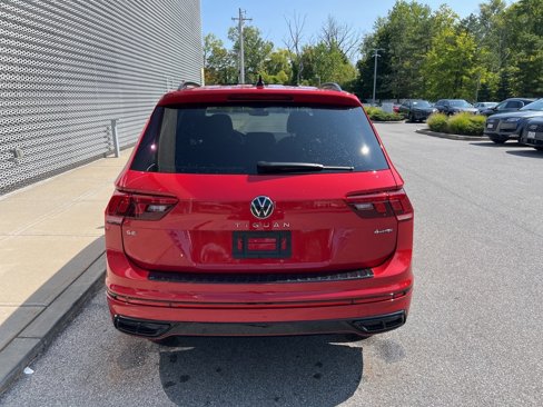 Used 2024 Volkswagen Tiguan SE R-Line image 32