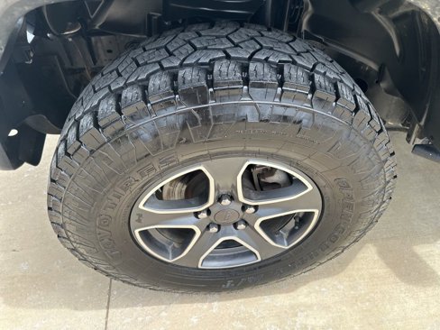 Used 2020 Jeep Wrangler Sport image 10