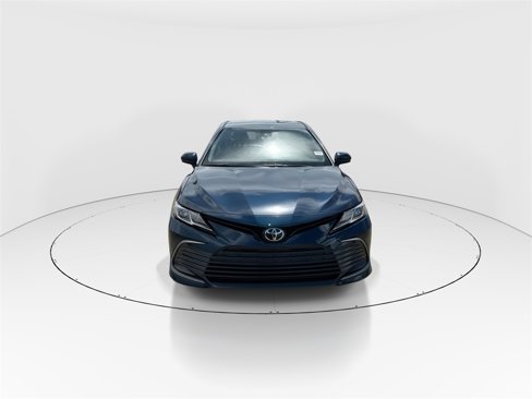 Used 2021 Toyota Camry LE image 3