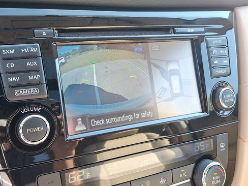 Used 2017 Nissan Rogue SV w/ Sun & Sound Touring Package image 19