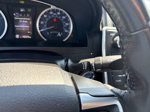 Used 2016 Toyota Camry LE image 24