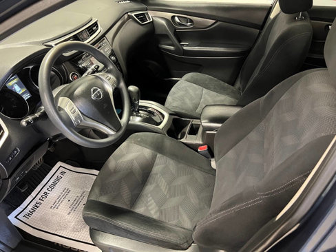 Used 2015 Nissan Rogue SV w/ SV Moonroof Package image 7