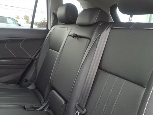 Certified 2022 Volkswagen Tiguan SE image 10
