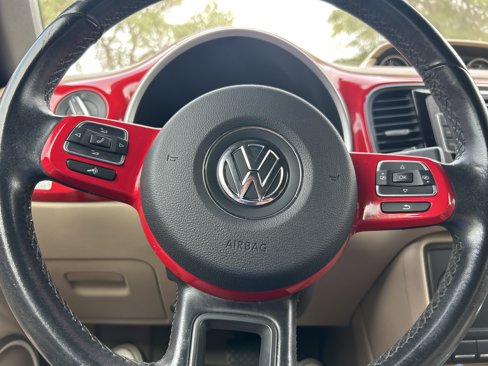 Used 2014 Volkswagen Beetle TDI image 16