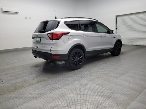 Used 2019 Ford Escape SE image 9
