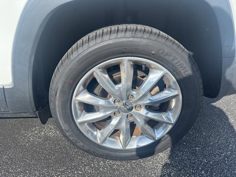 Used 2016 Jeep Cherokee Limited image 9
