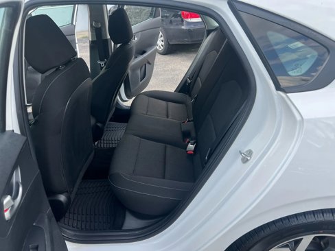 Used 2021 Kia Forte LXS image 9