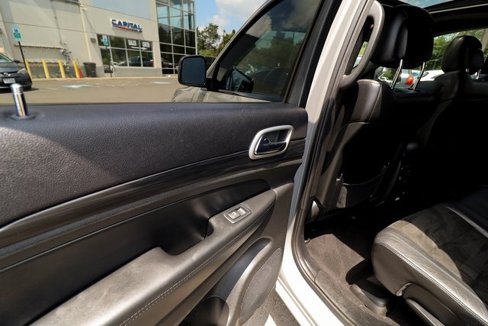 Used 2019 Jeep Grand Cherokee Altitude image 38