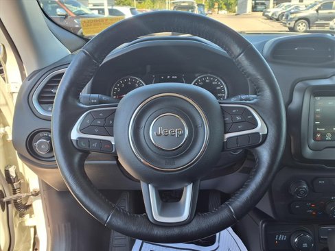 Used 2018 Jeep Renegade Latitude w/ Cold Weather Group image 14