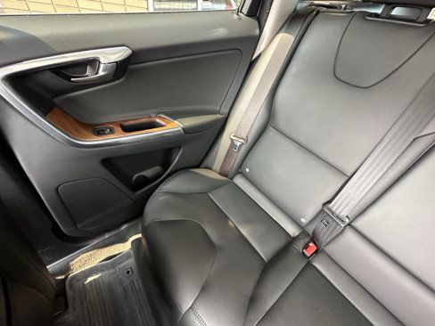 Used 2017 Volvo XC60 T5 Inscription w/ Preferred Option Package image 15