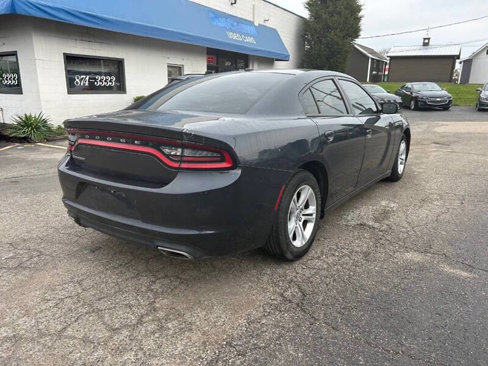 Used 2017 Dodge Charger SE w/ Popular Equipment Group image 4