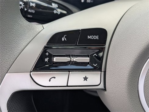 Used 2024 Hyundai Elantra SEL image 21
