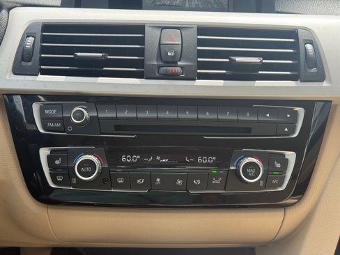 Used 2018 BMW 320i Sedan image 19