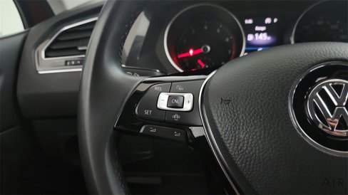 Used 2020 Volkswagen Tiguan SE image 24
