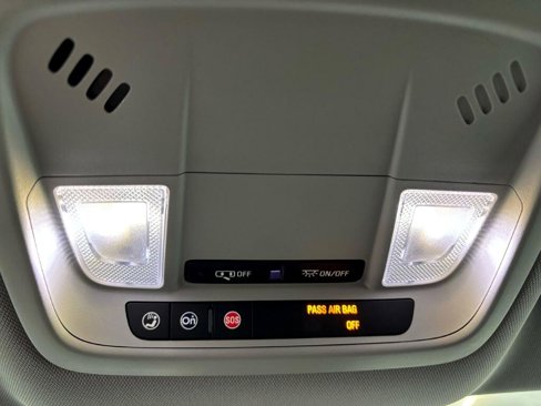 Used 2017 Chevrolet Volt LT w/ Comfort Package image 29