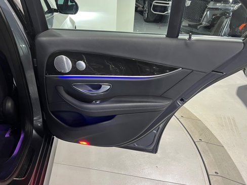 Used 2017 Mercedes-Benz E 300 4MATIC image 43