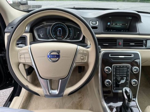 Used 2016 Volvo XC70 T5 Premier w/ Proximity Package image 28