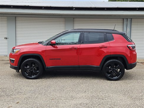Used 2021 Jeep Compass Latitude image 2