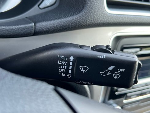 Used 2013 Volkswagen Passat Wolfsburg Edition image 32