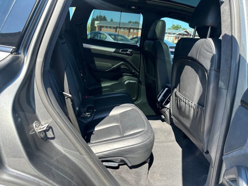 Used 2016 Porsche Cayenne GTS image 15