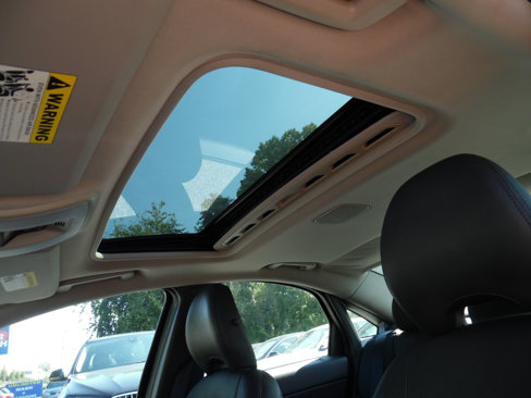 Used 2009 Volvo S40 T5 R-Design image 16
