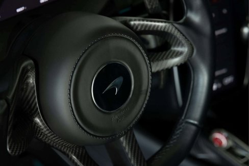 Used 2023 McLaren Artura image 18