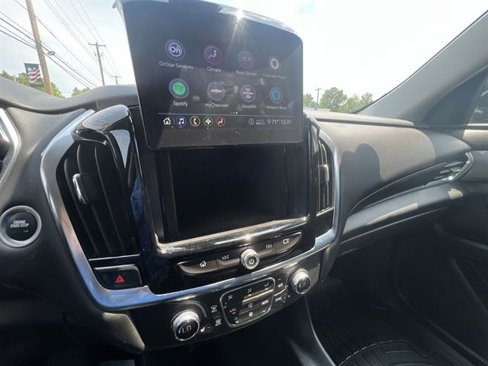 Used 2021 Chevrolet Traverse LT image 39