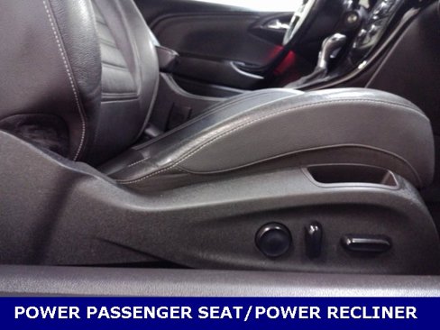 Used 2019 Buick Cascada Premium image 28