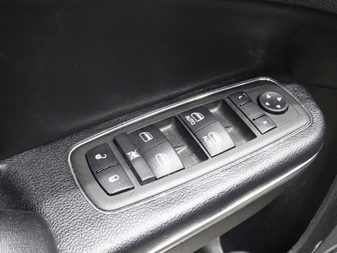 Used 2017 Chrysler 300 Limited image 11