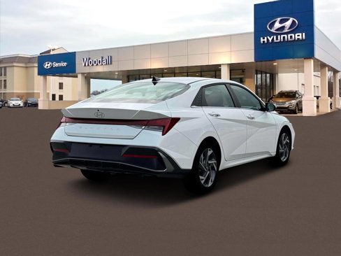 New 2025 Hyundai Elantra SEL image 7