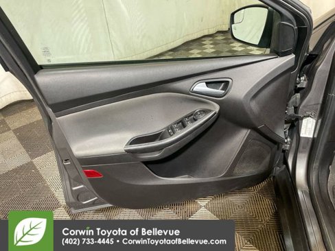 Used 2014 Ford Focus SE w/ SE Winter Package image 21