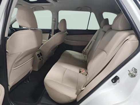 Used 2017 Subaru Outback 3.6R Limited image 23