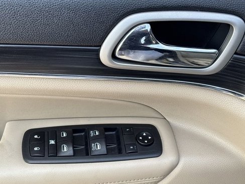 Used 2020 Jeep Grand Cherokee Limited w/ Luxury Group II image 23