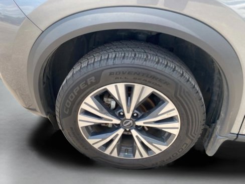 Used 2023 Nissan Rogue SV image 11
